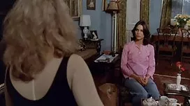Младо момиче с малки ...