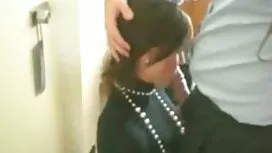 Азиатски тийнейджър  ...
