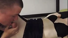 Busty блондинка Алур ...